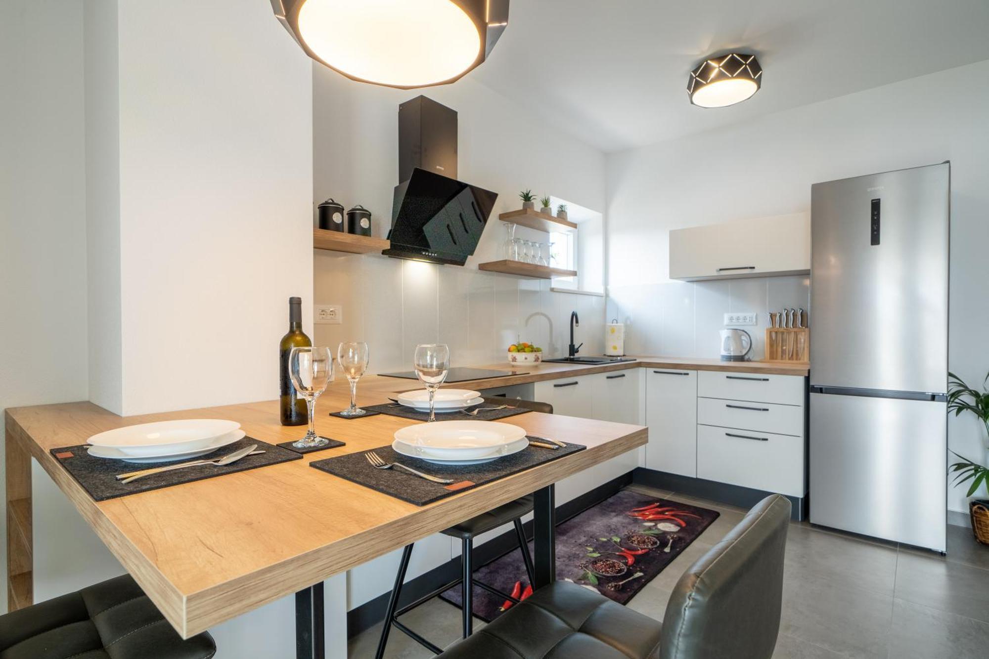 סומרטין Apartments Siesta מראה חיצוני תמונה
