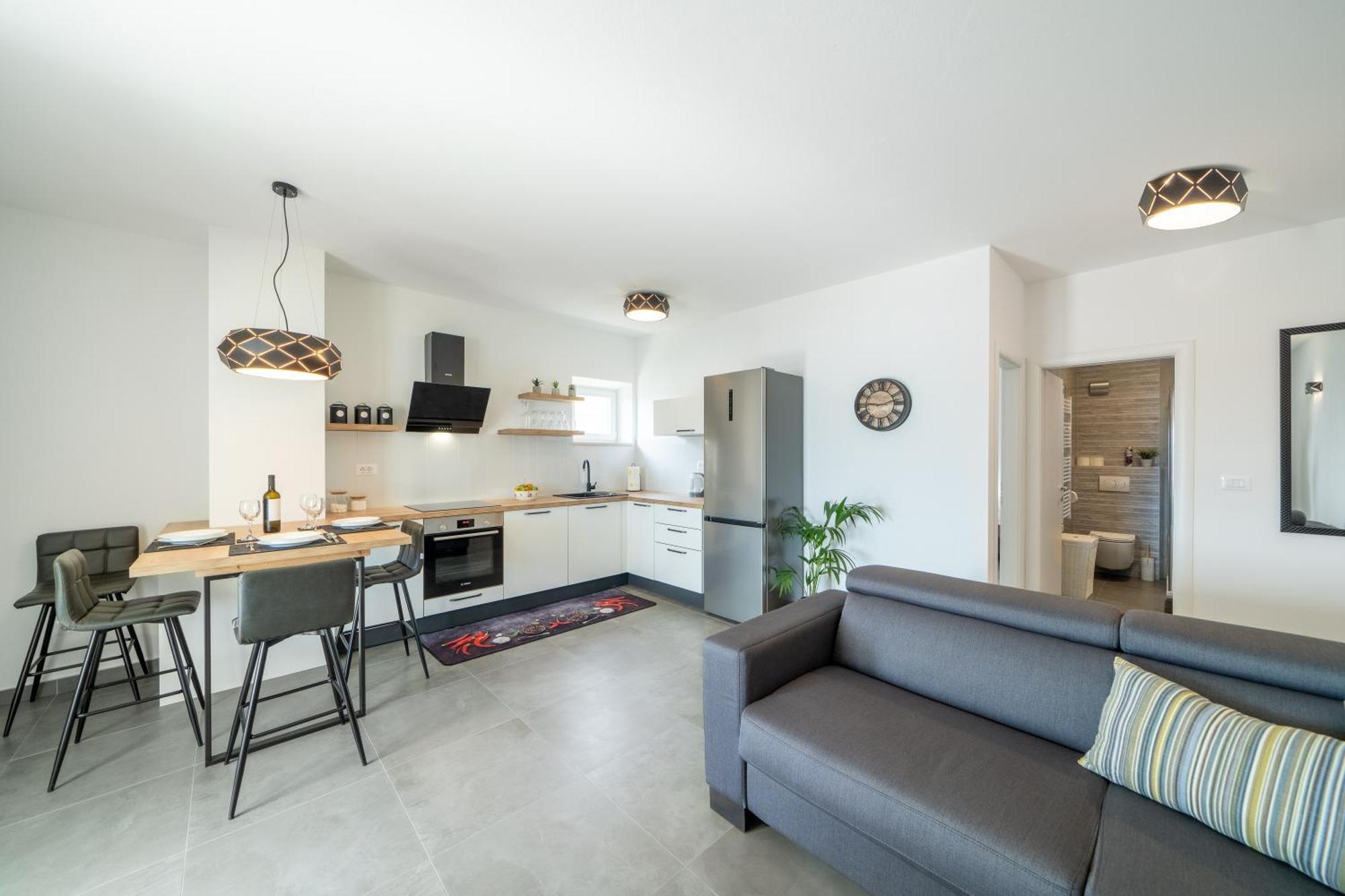סומרטין Apartments Siesta מראה חיצוני תמונה