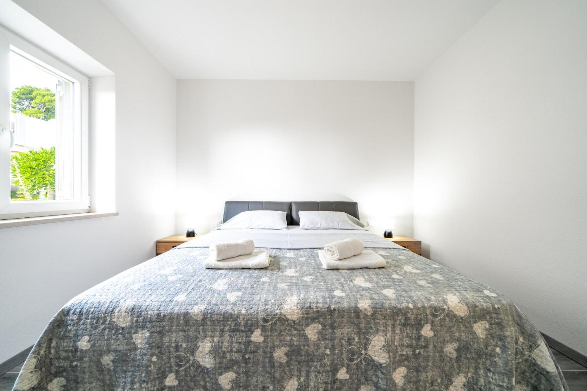 סומרטין Apartments Siesta מראה חיצוני תמונה