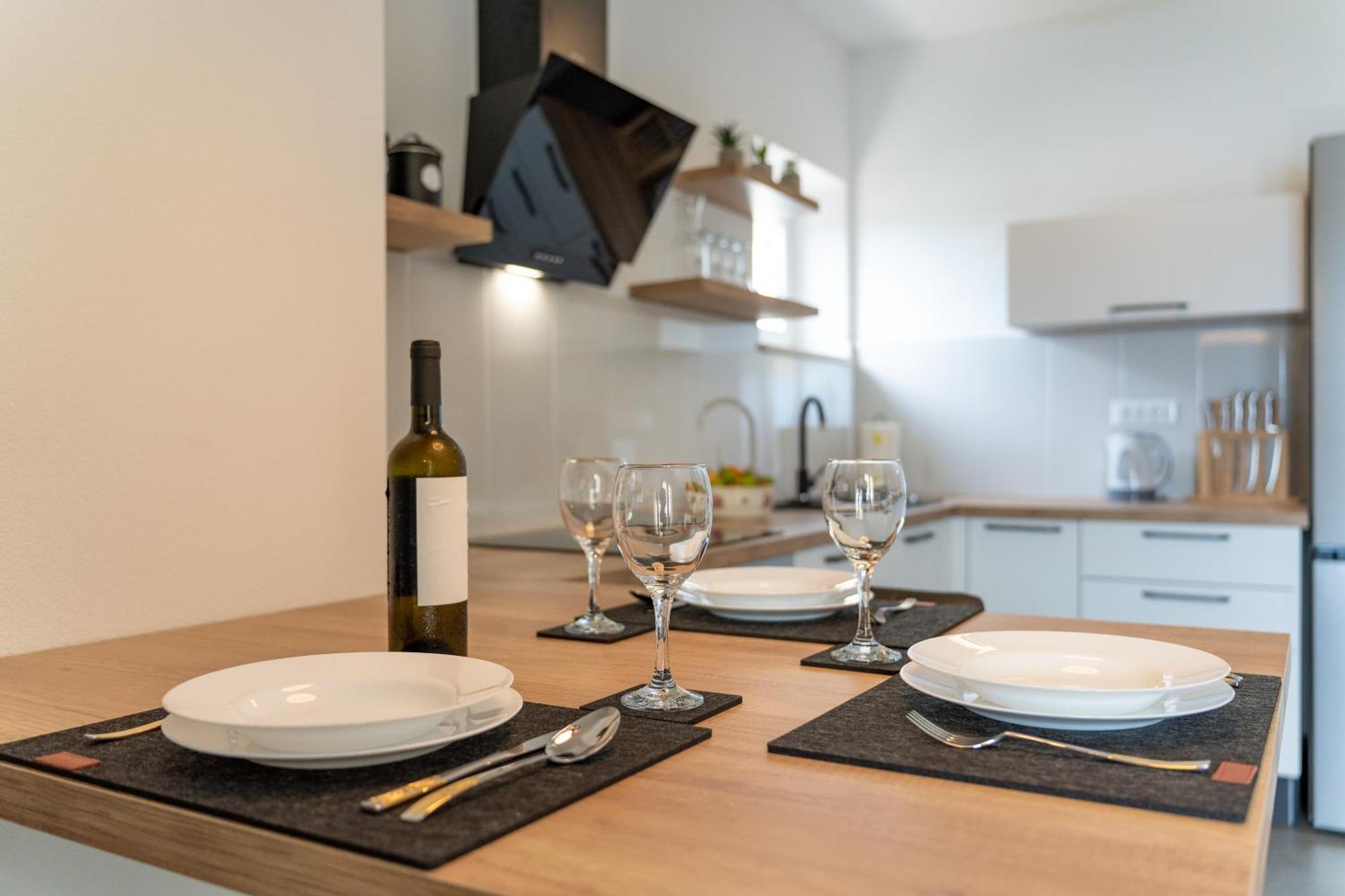 סומרטין Apartments Siesta מראה חיצוני תמונה
