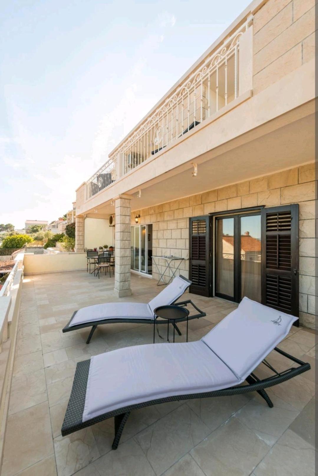 סומרטין Apartments Siesta מראה חיצוני תמונה