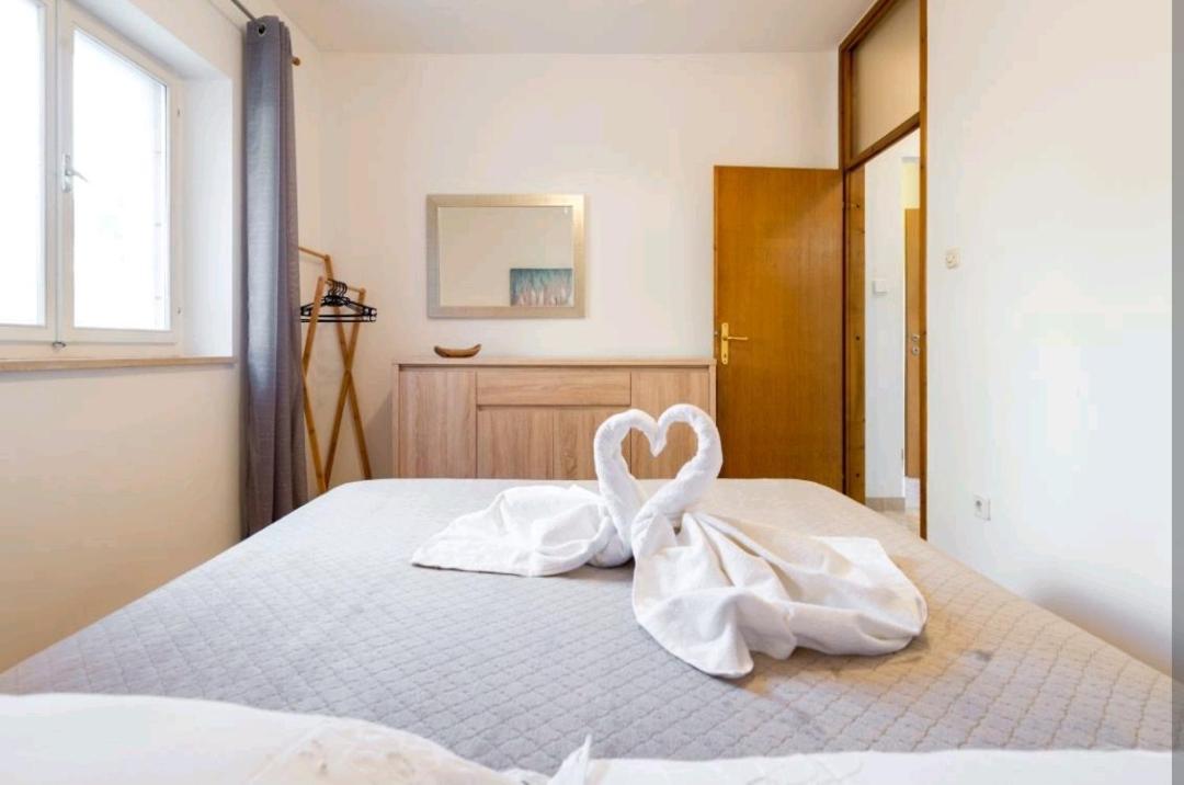 סומרטין Apartments Siesta מראה חיצוני תמונה