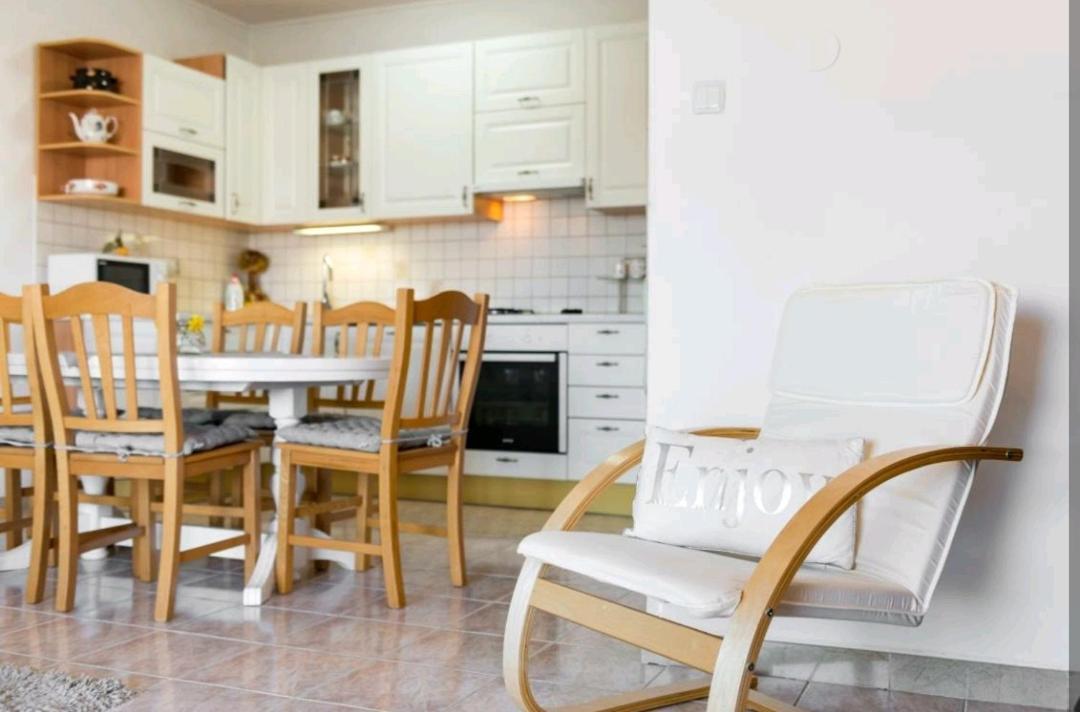 סומרטין Apartments Siesta מראה חיצוני תמונה