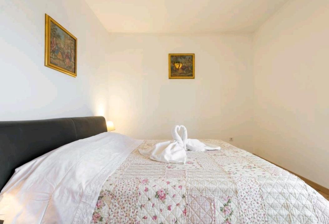 סומרטין Apartments Siesta מראה חיצוני תמונה