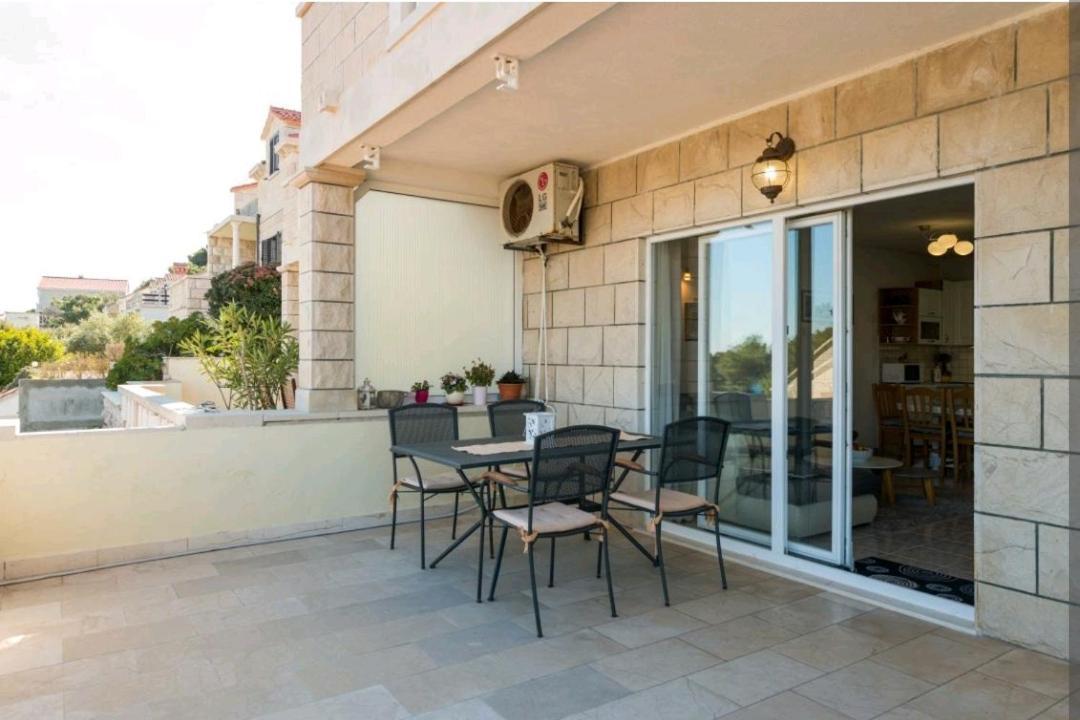 סומרטין Apartments Siesta מראה חיצוני תמונה